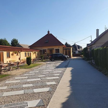 Apartamento Privat U Jozefa Foeldesa Veľký Meder Exterior foto