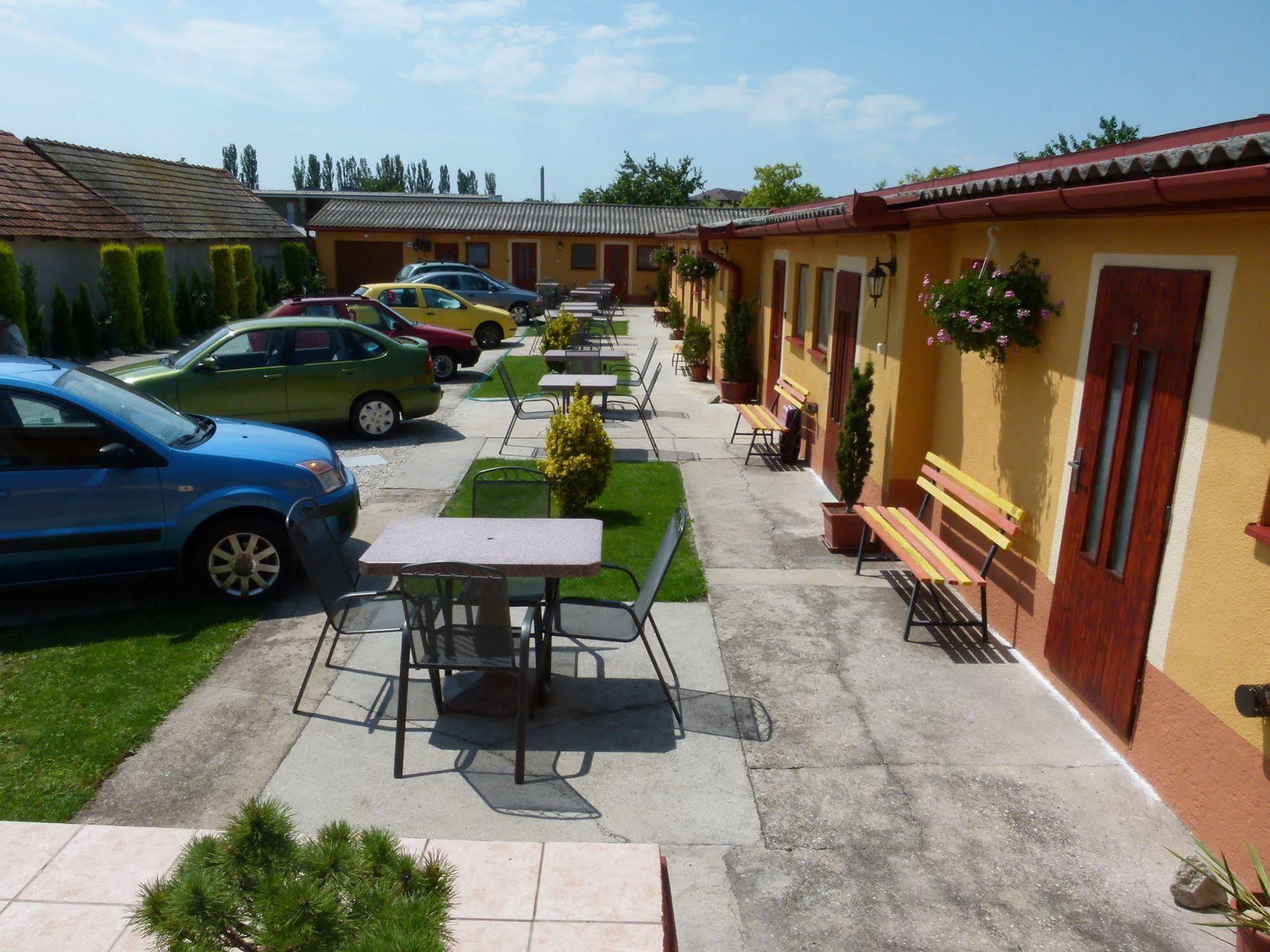 Apartamento Privat U Jozefa Foeldesa Veľký Meder Exterior foto